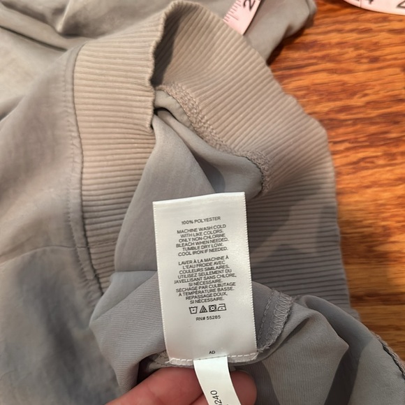 Express Top Ruffle Sleeves - Picture 8 of 8